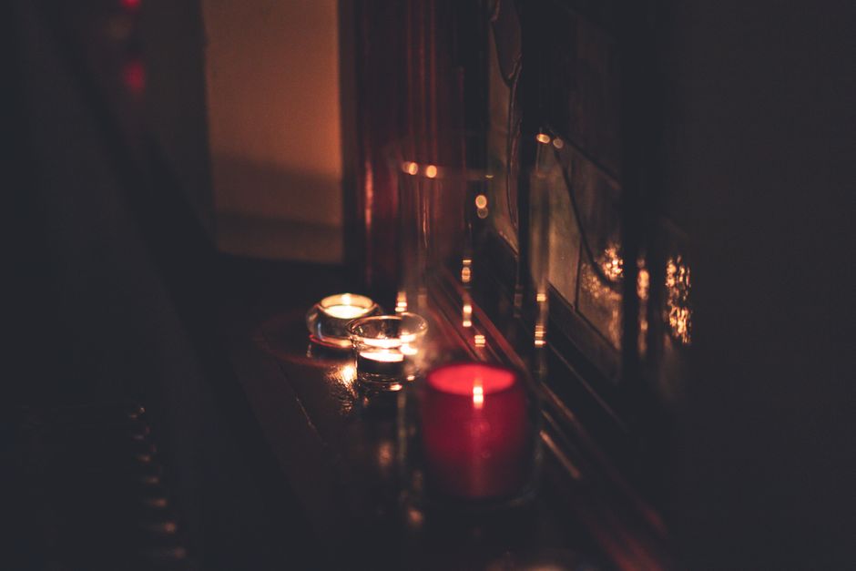 Persoonlijke aromatherapie met geurige kaarsen.