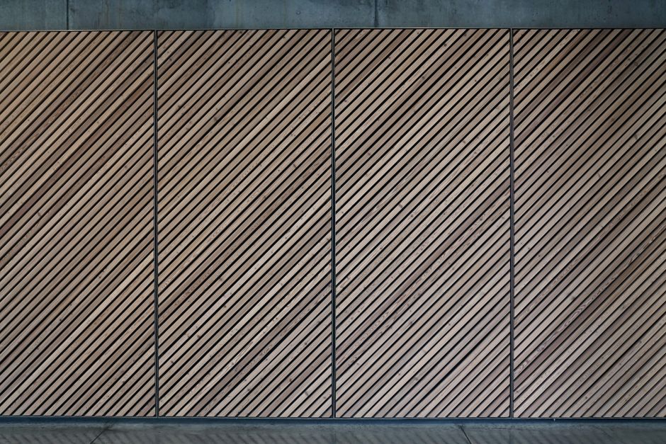Natuurlijke akoestische panelen met warme herfstkleuren. Natuurlijke akoestische panelen met warme herfstkleuren.